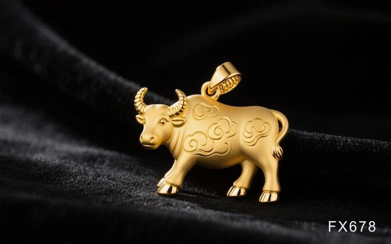 美国经济数据与贸易情绪担忧共同作用下，黄